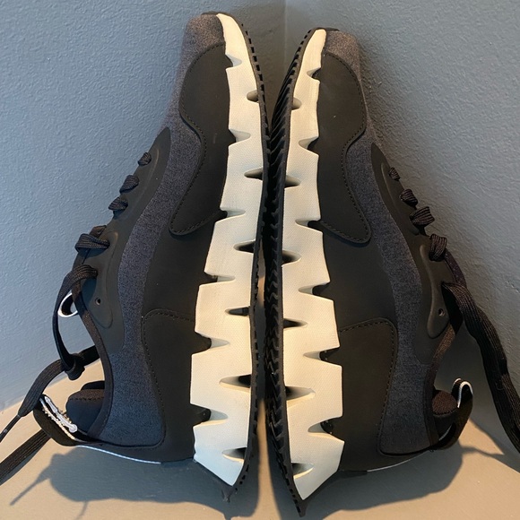 Women’s Reebok Ortholite Sneakers - Picture 6 of 9